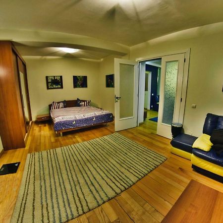 Nicole'S Apartment Bucharest Luaran gambar