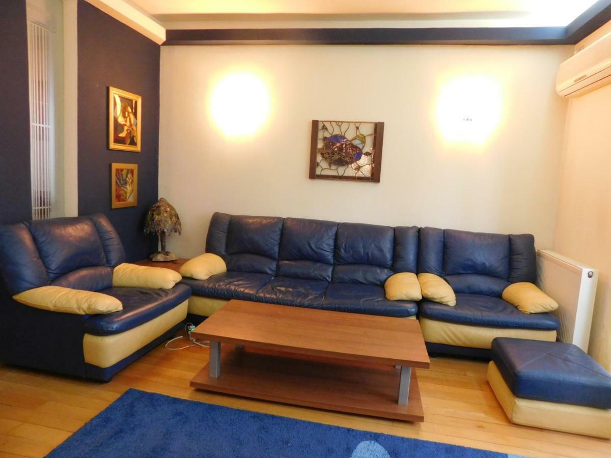 Nicole'S Apartment Bucharest Luaran gambar