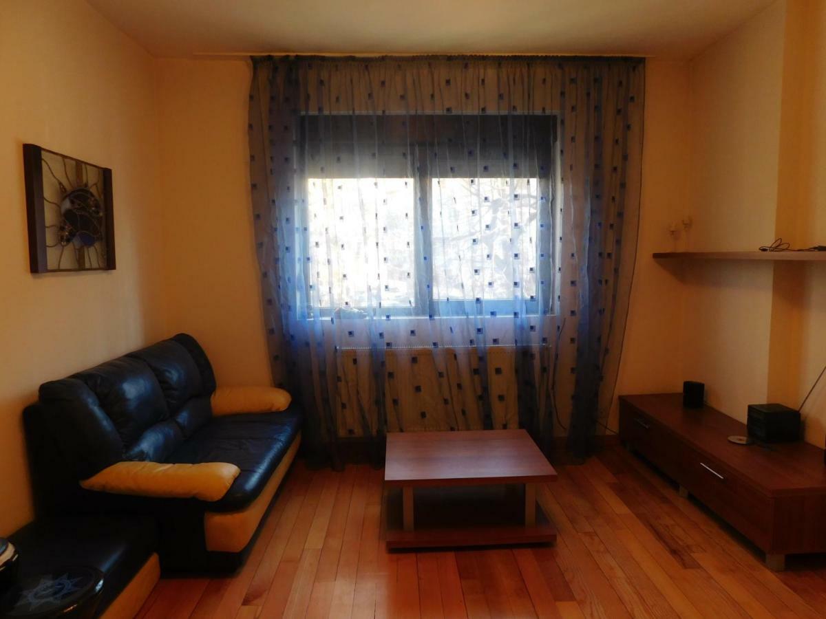 Nicole'S Apartment Bucharest Luaran gambar