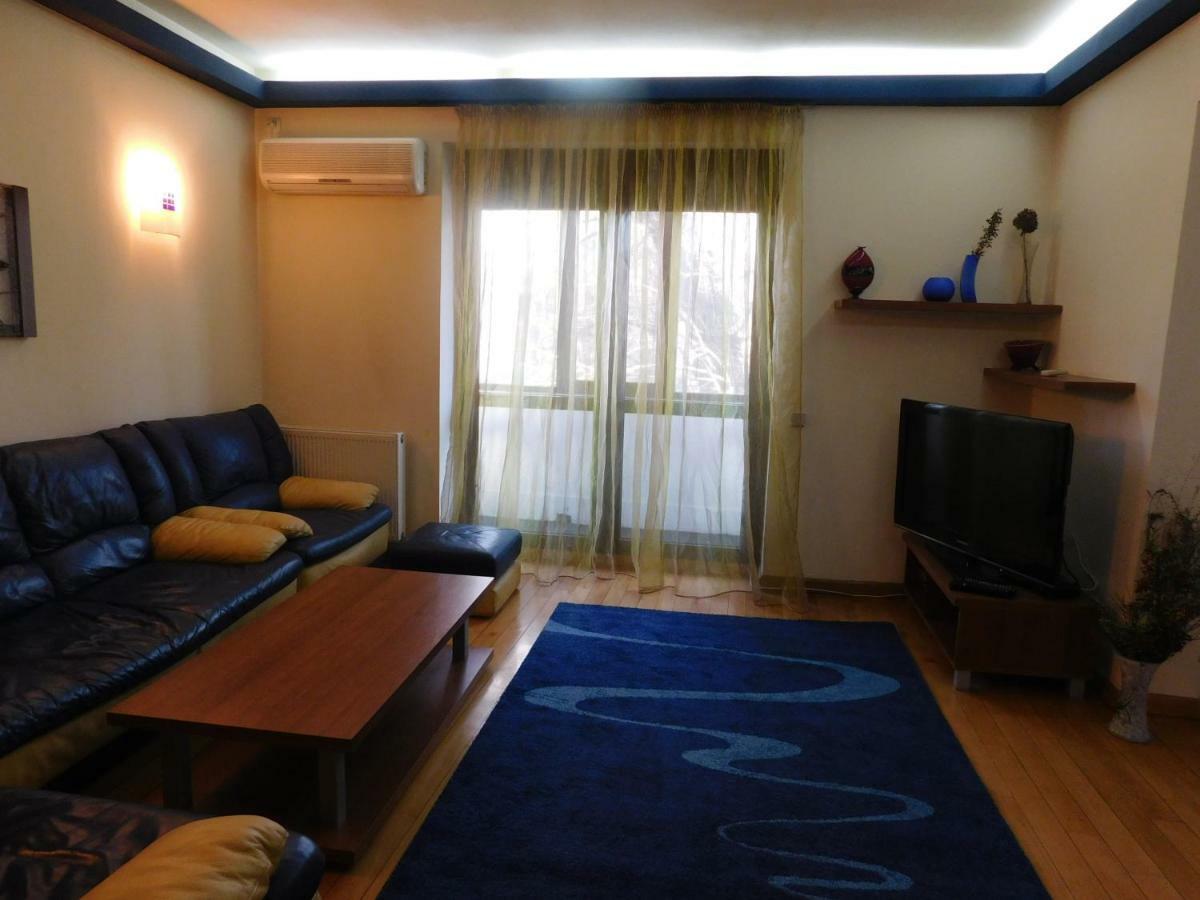 Nicole'S Apartment Bucharest Luaran gambar