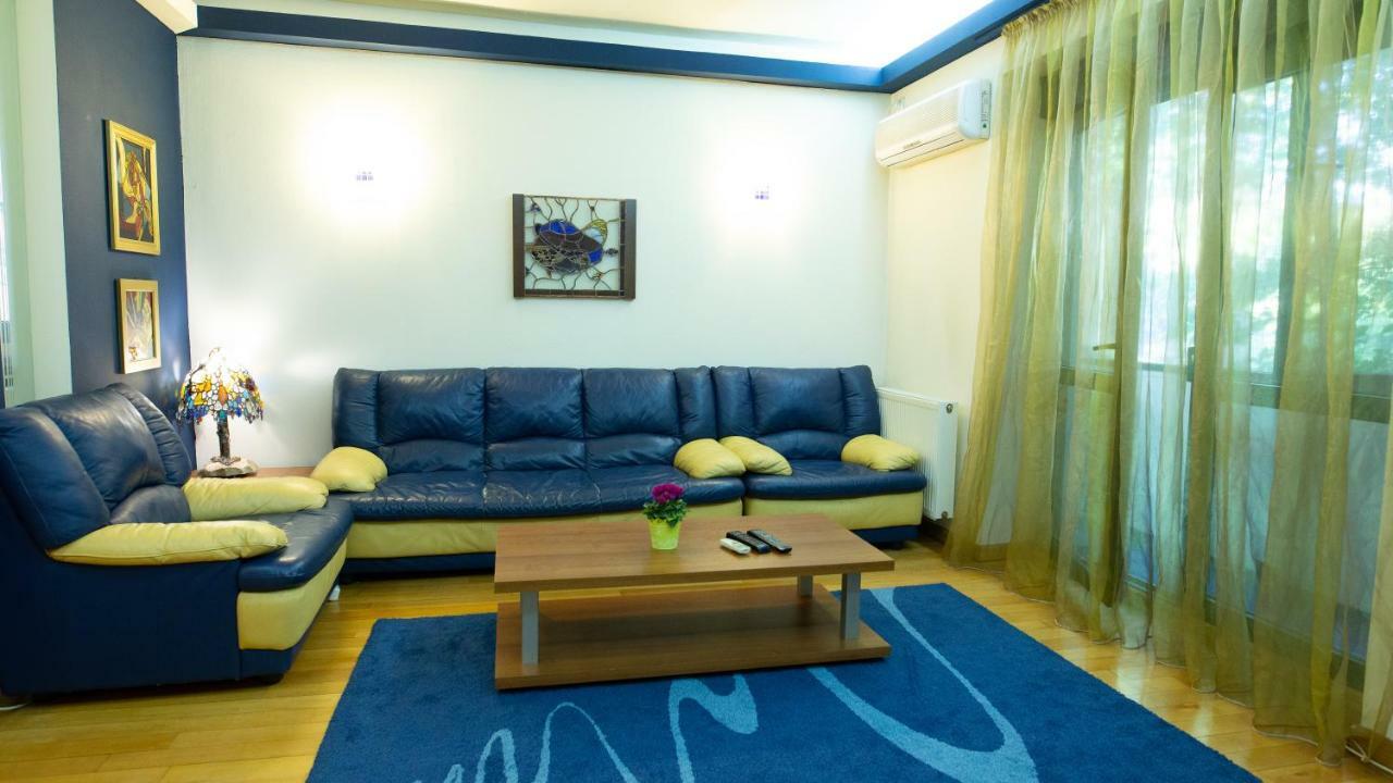 Nicole'S Apartment Bucharest Luaran gambar