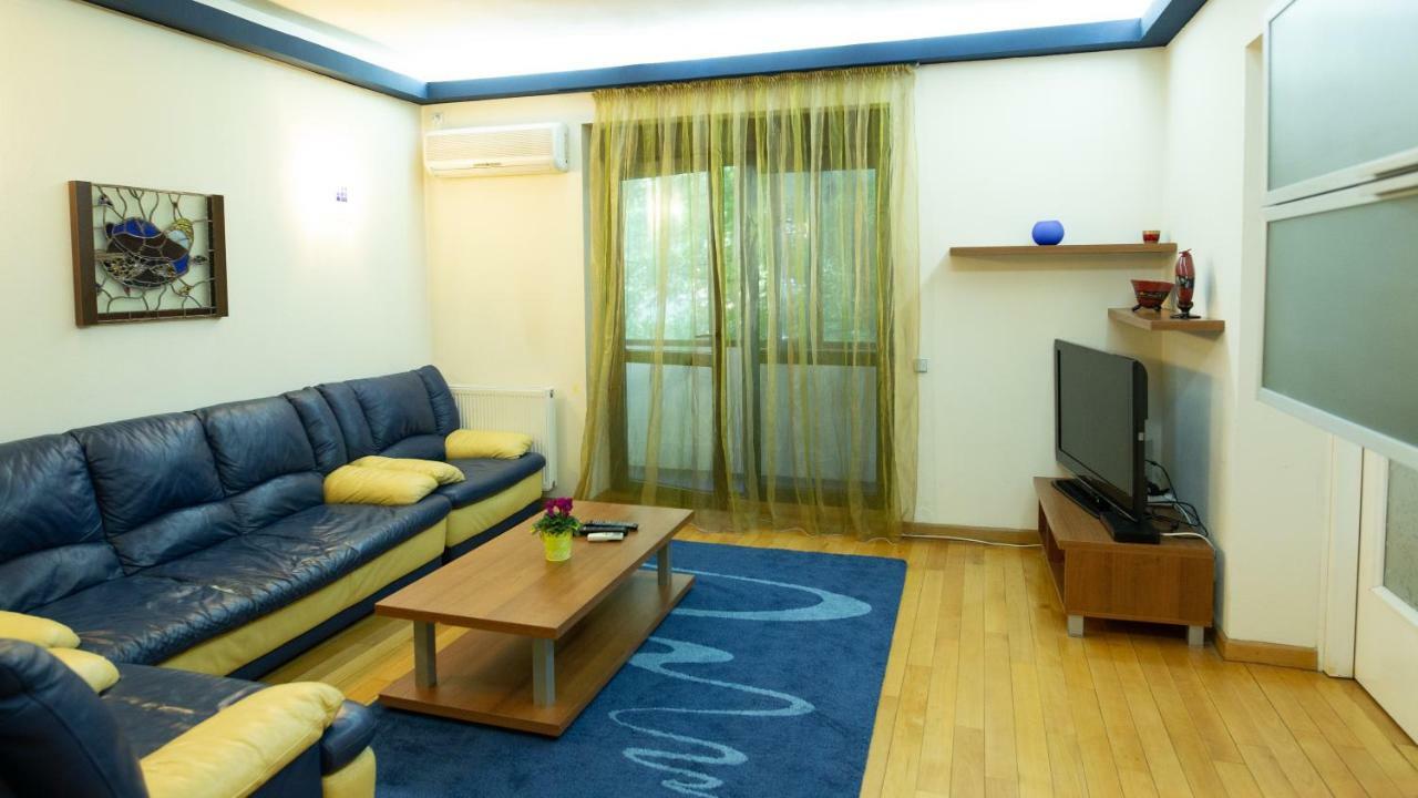 Nicole'S Apartment Bucharest Luaran gambar