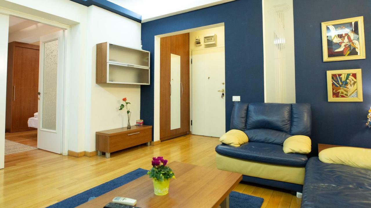Nicole'S Apartment Bucharest Luaran gambar